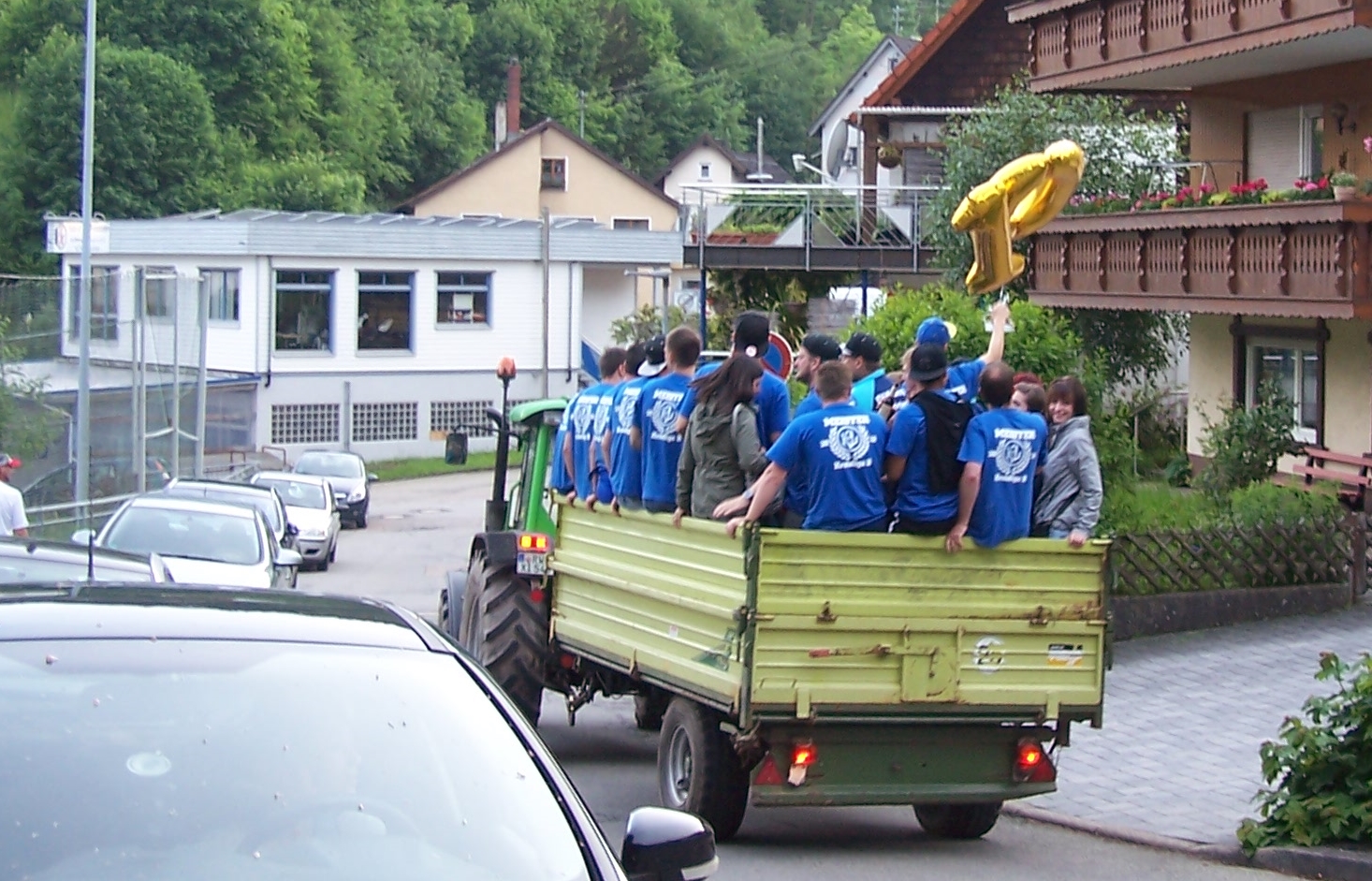 Nach dem Rundenabschluss ging es noch mit dem Traktor zum Sommerfest des JGV Sulzbach