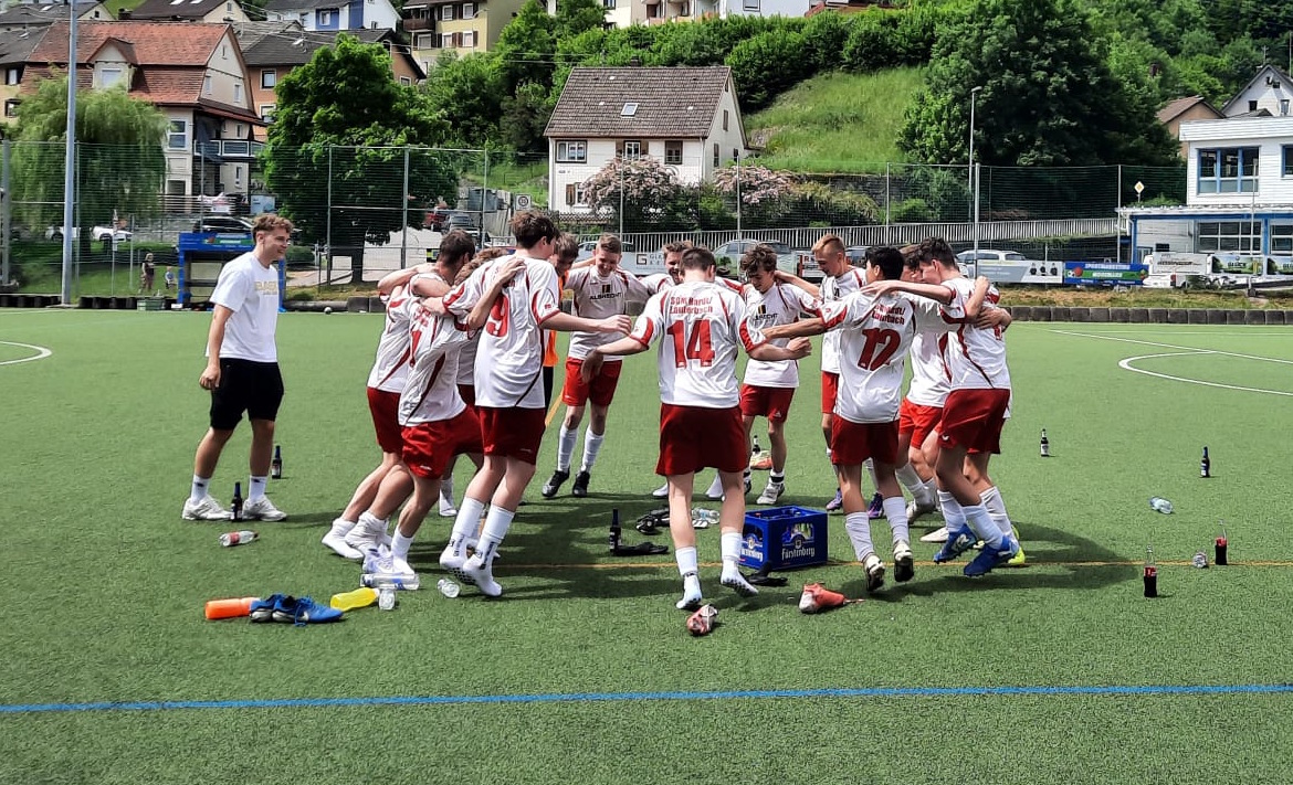 Die B-Jugend feiert die Meisterschaft