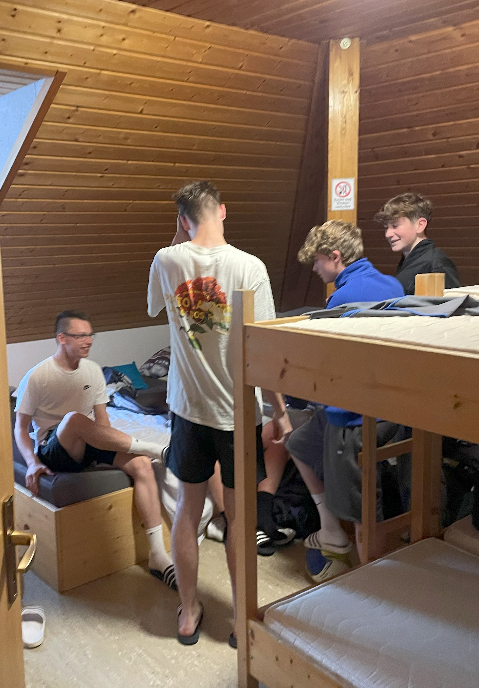 Unterkunft in der DLRG Rettungswache am Strandbad Iznang